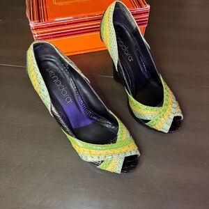 Nodara Green and Black Peep Toe Heels
